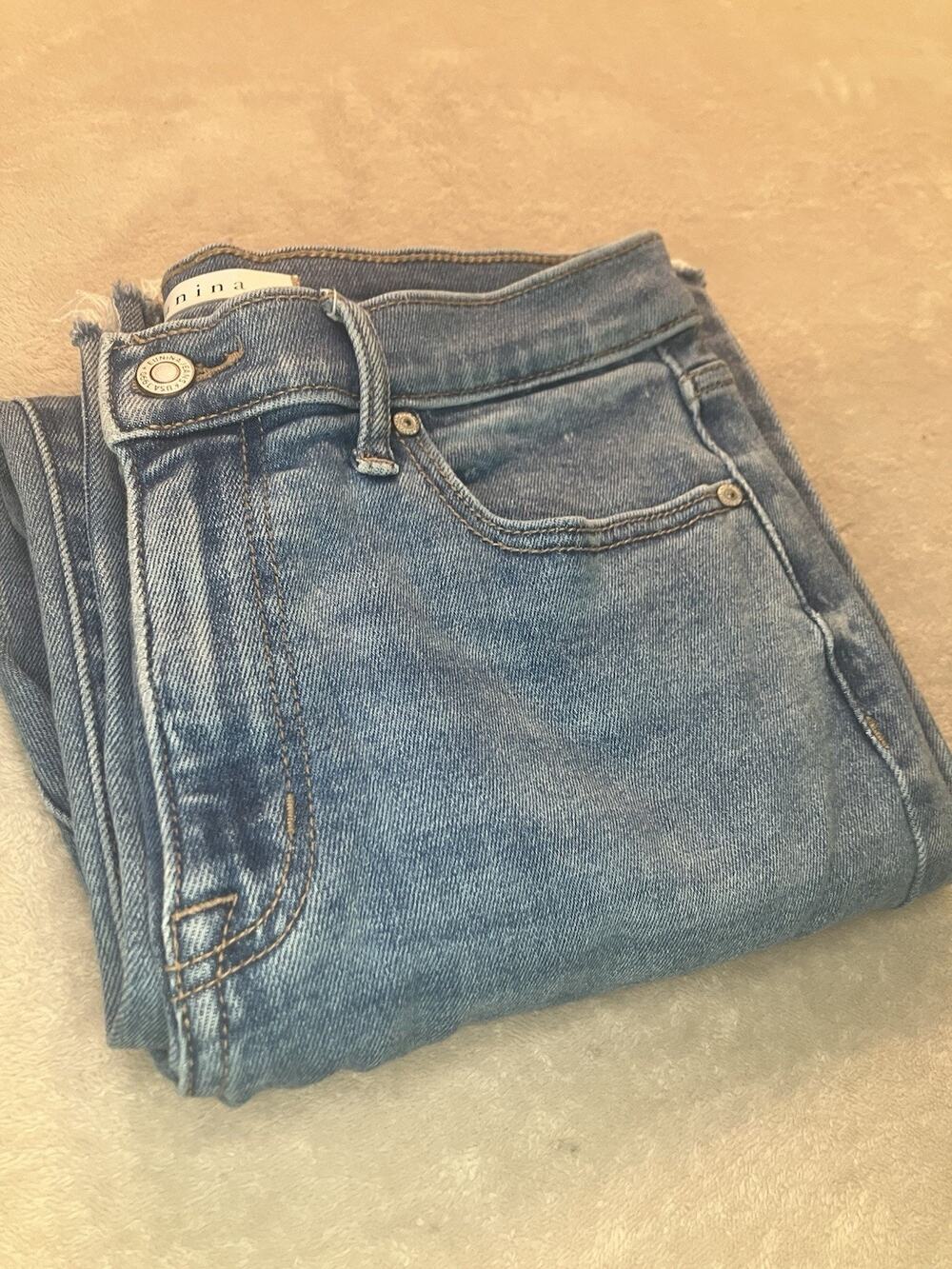 Eunia Women's Blue Jeans Mid-Rise Size 7
